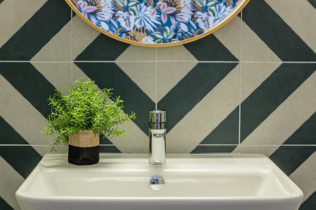 Hotel Restaurant L'Epicurien ヴァローニュ エクステリア 写真